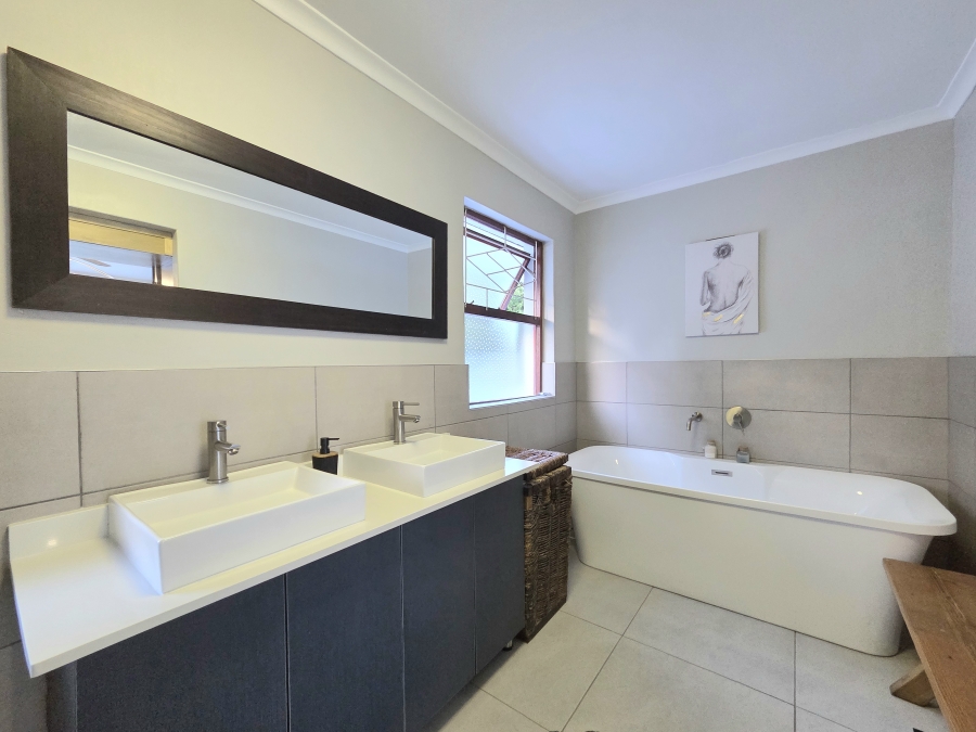 5 Bedroom Property for Sale in Eversdal Western Cape